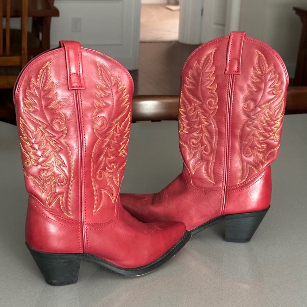 Laredo woman’s cowboy boots, size 7 1/2 worn once.